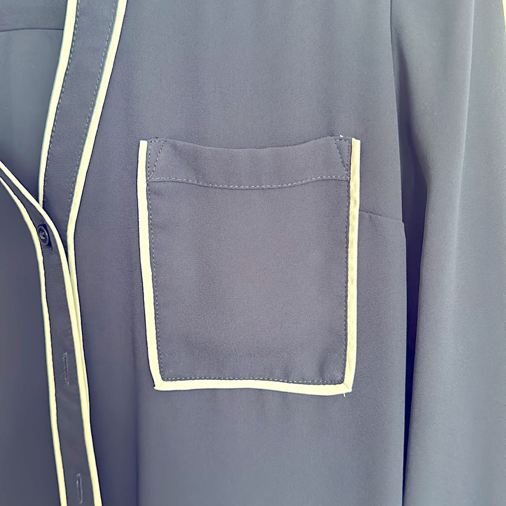 Express button down top - Picture 3 of 4